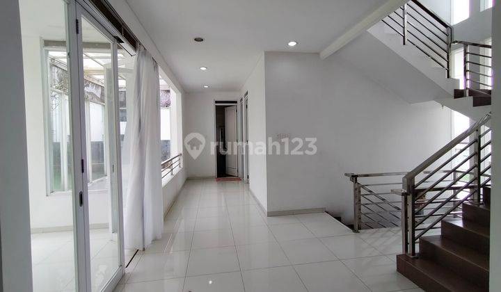 Rumah 3 Lantai Full Furnished SHM di Dago Resort, Bandung 2