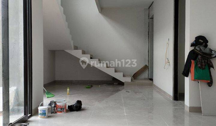 Rumah 2 Lantai Baru Unfurnished SHM di Setiabudi, Bandung 2