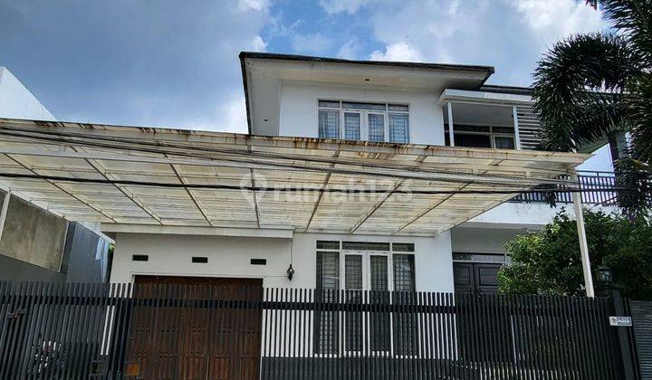 Rumah 2 Lantai Mewah Minimalis Kolam Renang SHM Geger Kalong, Bandung Utara 1