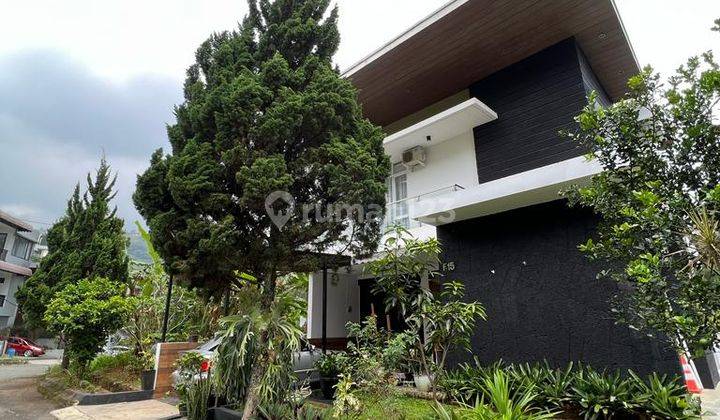 Dijual Cepat Rumah Kontemporer 3 Lantai SHM View Bagus di Dago Resort, Bandung 2