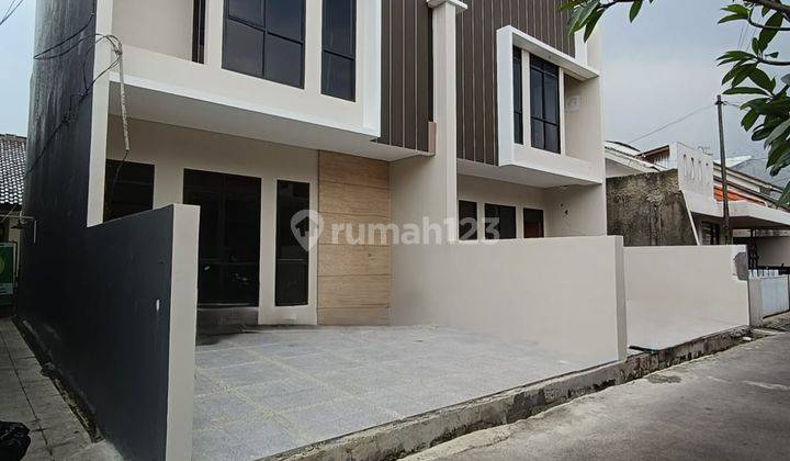 Rumah 2 Lantai Baru Unfurnished SHM di Sayap Buah Batu Lengkong, Bandung 1