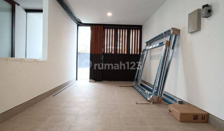 Rumah 3 Lantai Baru SHM di Setiabudi, Bandung 2