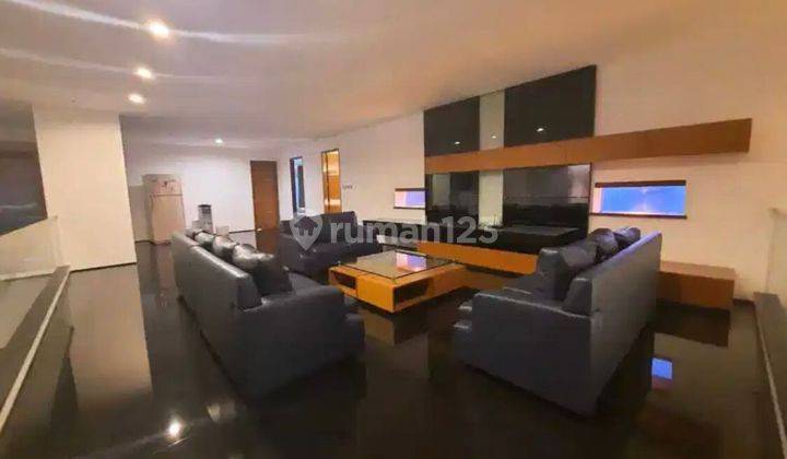 Rumah Mewah 2 Lantai Fasilitas Lengkap Full Furnished SHM di Cipedes Sayap Sukajadi, Bandung 2