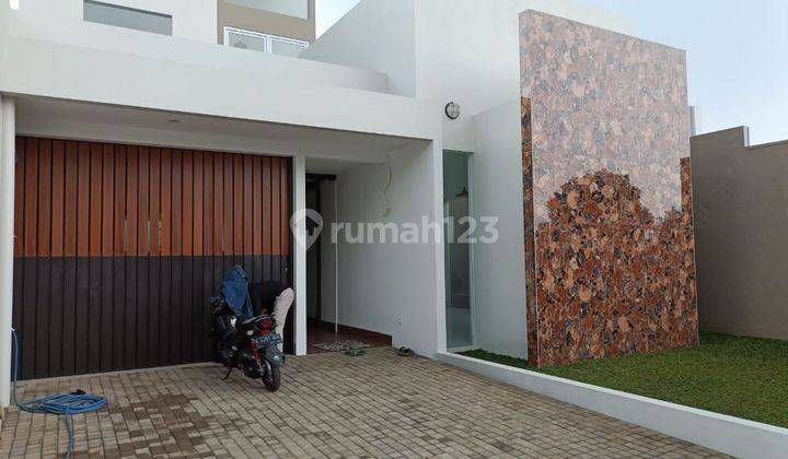 Rumah 3 Lantai Baru SHM di Setiabudi, Bandung 2