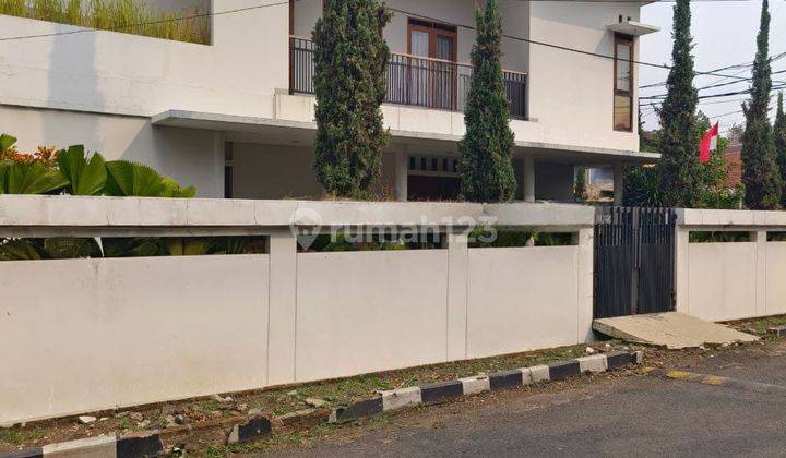 Rumah Besar 2 Lantai Hook SHM di Sukaluyu, Bandung 1