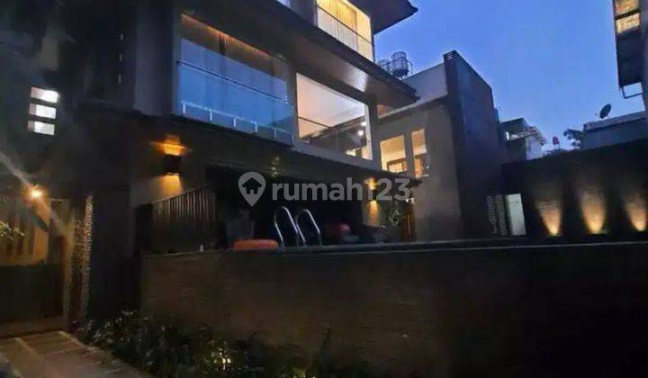 Rumah Mewah 2 Lantai Fasilitas Lengkap Full Furnished SHM di Cipedes Sayap Sukajadi, Bandung 1