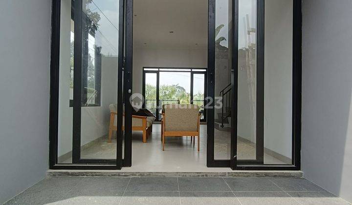 Rumah 2 Lantai Baru Unfurnished SHM di Setra Duta, Bandung 2