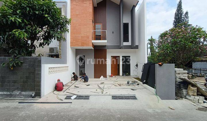 Rumah 2 Lantai Baru SHM di Disayap Bkr Kota Bandung