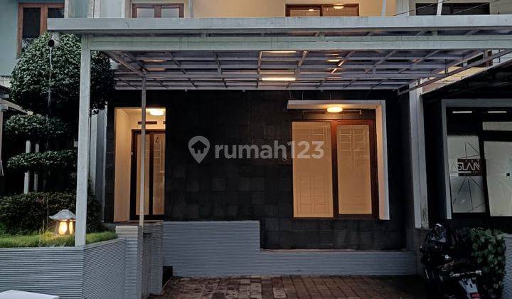 Rumah 2 Lantai Bagus Semi Furnished SHM di Geger Kalong, Bandung 1