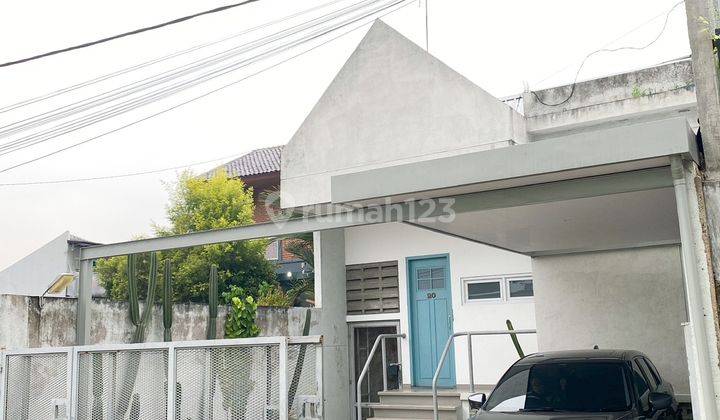 Rumah 2 Lantai Bagus Furnished di Cijambe, Bandung 1