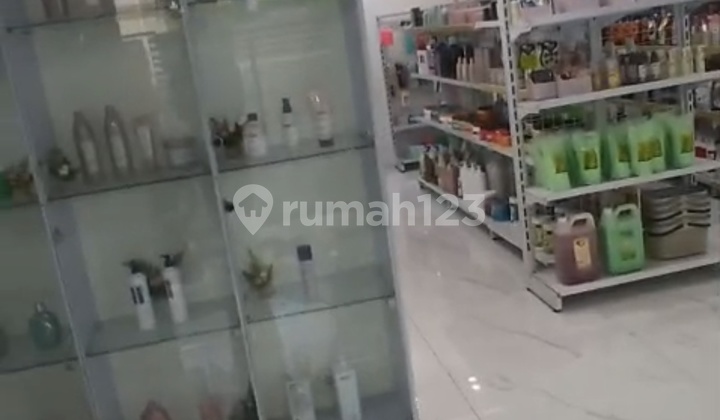 For Rent 2 Adjacent Shophouses Cheap Strategic Location 2