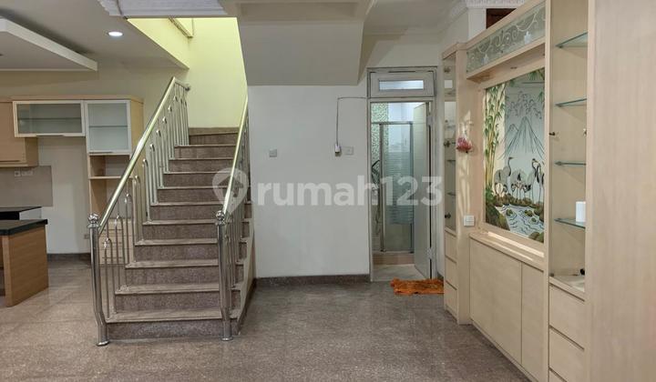 Rumah Cantik 2 Lantai Semi Furnish Semanan Lt 9X20m2 Jakarta Barat 2