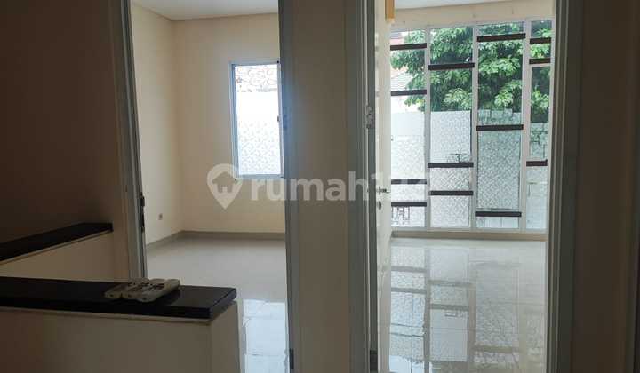 Green Lake City American Latin House LT 6X18m2 West Jakarta 2