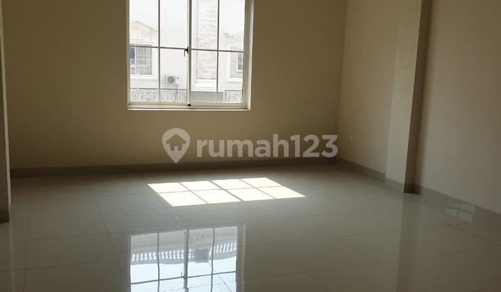 Ruko Crown Green Lake City LT 4.5X15m2 Jakarta Barat