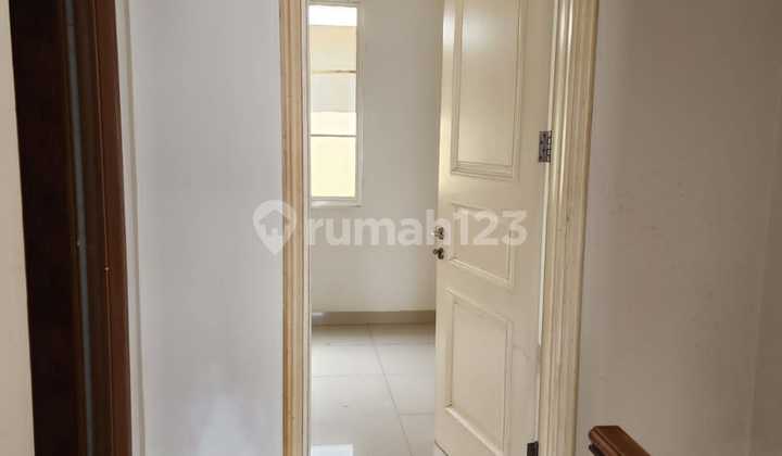 Rumah Cantik Green Lake City West Europe LT 4X15m2 2