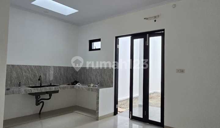 Rumah Bagus Shm Kav Dki Lt 5x25m2 Jakarta Barat