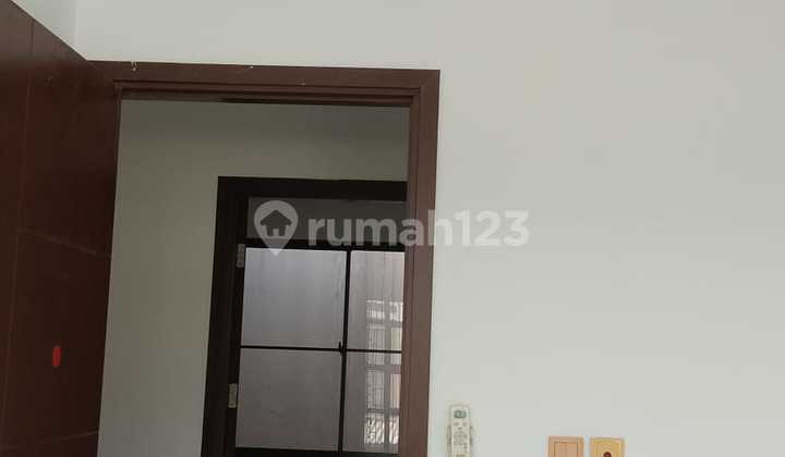 Rumah Rapi Bersih Green Lake City.lt 4X15m2 Jakarta Barat
