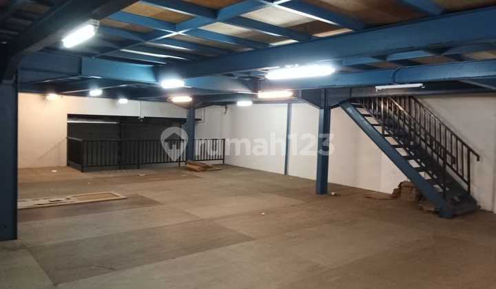 Gudang Bagus 3 Lantai Era Prima LT 248M2 Jakarta Barat