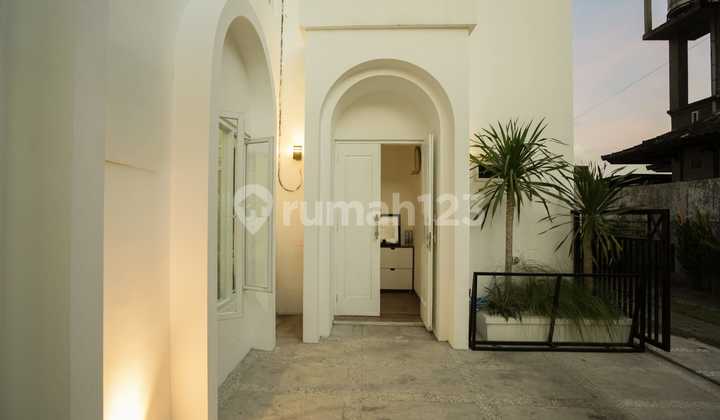 Modern 2-Story Villa Design Near Berawa Canggu Beach