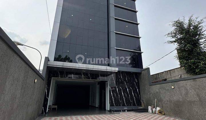 Gedung Kantor 4 Lantai Kondisi Baru Di Area Cawang Dekat Dengan UKI 1