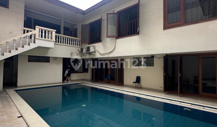 Dijual .rumah Tua.2 Lantai.di.area.melawai Jakarta.selatan