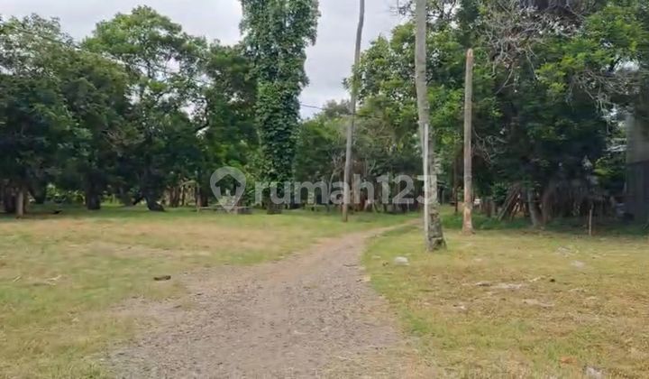Land on the side of the main road in Jatimekar, Bekasi.