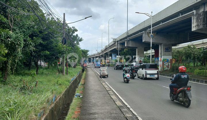 Selling land with gas station on Kalimalang main road, East Jakarta.