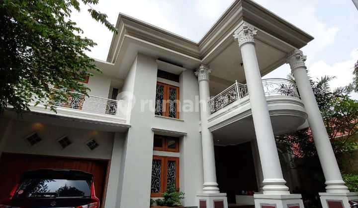 2-Story Classic Luxury-Style House in Kebanyoran Baru 2-Story Classic Luxury-Style House in Kebanyoran Baru
