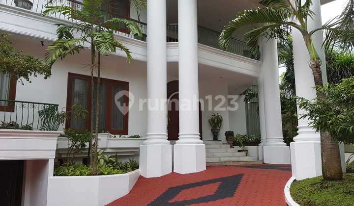 Luxury House in a Green and Elite Golf Hill Area, Pondok Indah