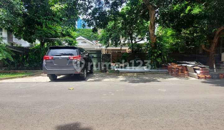 2-Story Old House in Selong Senopati Area. 2