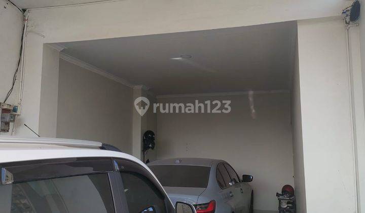 Dijual Cepat Rumah Cantik 2 Lantai Di Jln. Gumuruh Mainroad.  2