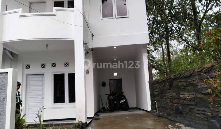 Dijual Cepat Rumah Minimalis 2 Lantai Baru Renovasi Di Komplek Sariwangi Bandung.