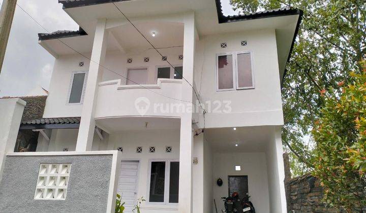 Dijual Cepat Rumah Minimalis 2 Lantai Baru Renovasi Di Komplek Sariwangi Bandung.