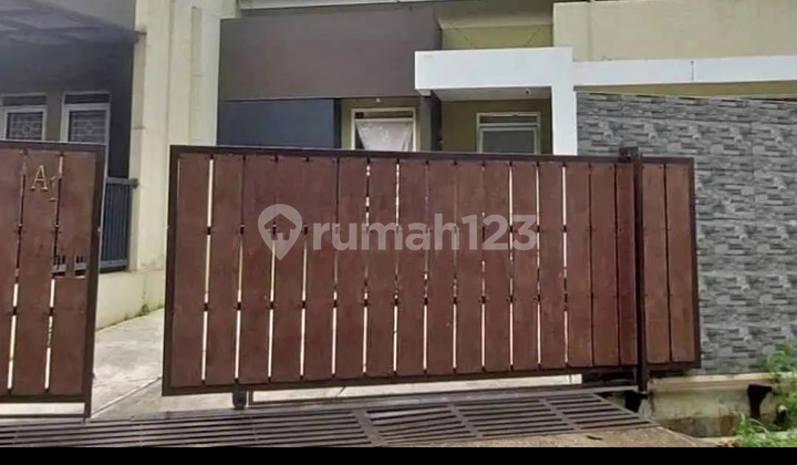 Rumah Luas Pinggir Jalan Gunung Batu Loji Dekat Staaiun Bogor Rumah Luas Pinggir Jalan Gunung Batu Loji Dekat Staaiun Bogor
