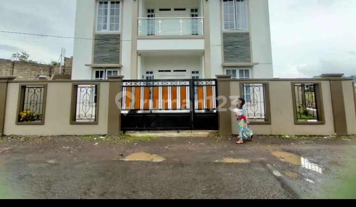 Rumah Mewah Swimming Pool Cipanas Puncak 2