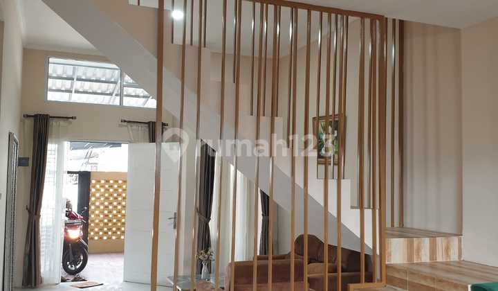 Rumah 3 Lantai Gunung Batu Dekat Stasiun Bogor Rumah 3 Lantai Gunung Batu Dekat Stasiun Bogor