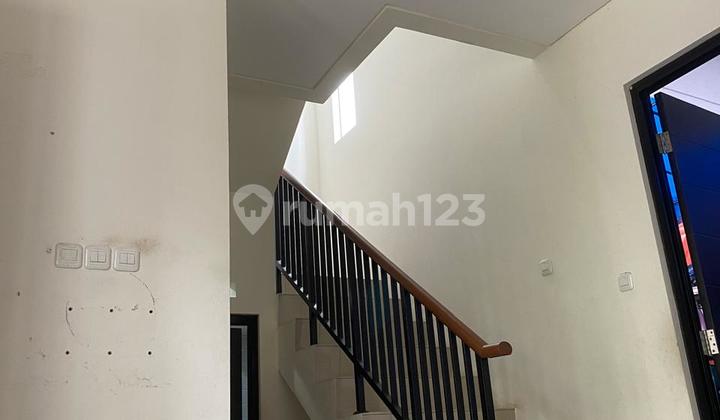 Rumah Minimalis 2 Lantai Strategis di Cluster Lavesh Harapan Indah, Bekasi 2