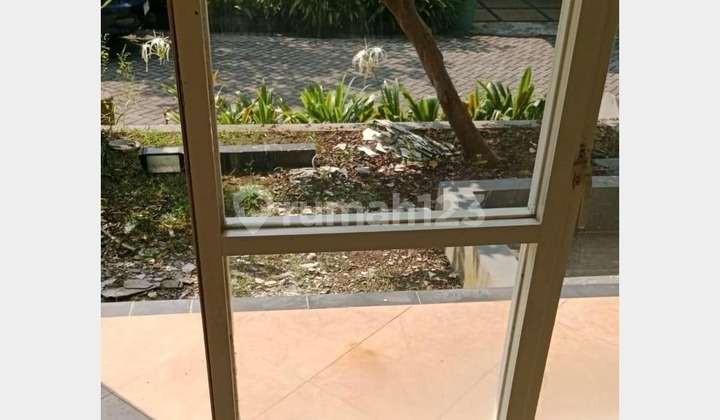 ruang tamu rumah minimalis rancamaya golf estate