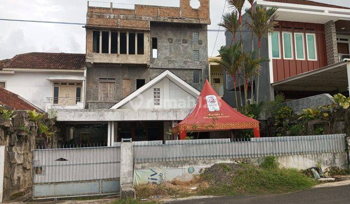 Rumah 3 Lantai Plus Rooftop Strategis Di Pusat Kota Cocok Untuk Usaha Guest House ,rumah Kost Ataupun Rumah Pribadi Shm 1