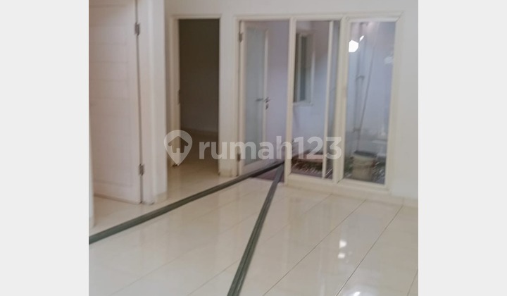ruang tamu rumah minimalis rancamaya golf estate