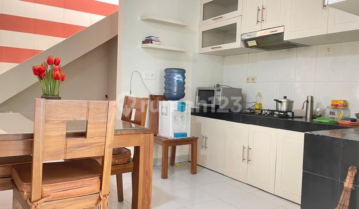 dapur rumah minimalis modern rancamaya golf