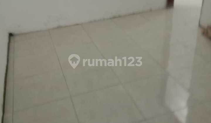 Dijual/Disewa Rumah Bagus 3 Lantai Siap Huni 2