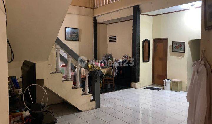 Dijual Cepat Rumah Cocok Untuk Rumah Tinggal 2lt Untuk Keluarga Besar/Kost²an 2