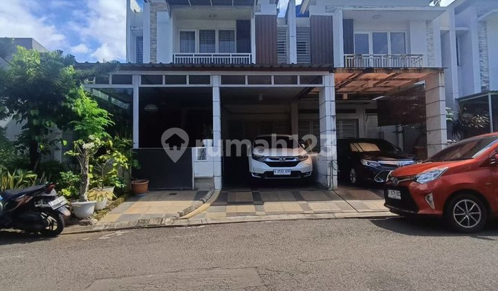 Dijual Rumah Dua Setengah Lantai Di Sumarecon Bekasi