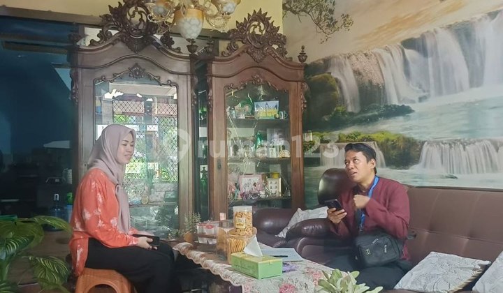 Dijual Rumah Dua Setengah Lantai Di Sumarecon Bekasi 2