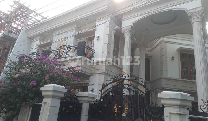 Rumah Mewah Modern Classic Di Daerah Elit Jakarta Timur