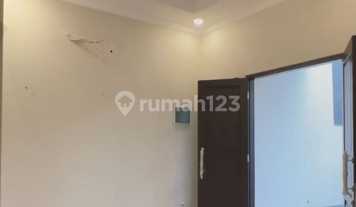 For Sale 2.5-Story House with Sturdy Red Brick Land in Pondok Bambu, East Jakarta 2