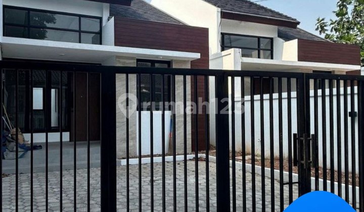 Di Jual Rumah Baru Siap Huni ,luas, Srategis Selangkah Ke Jalan Raya Kodau Jatimekar Bekasi