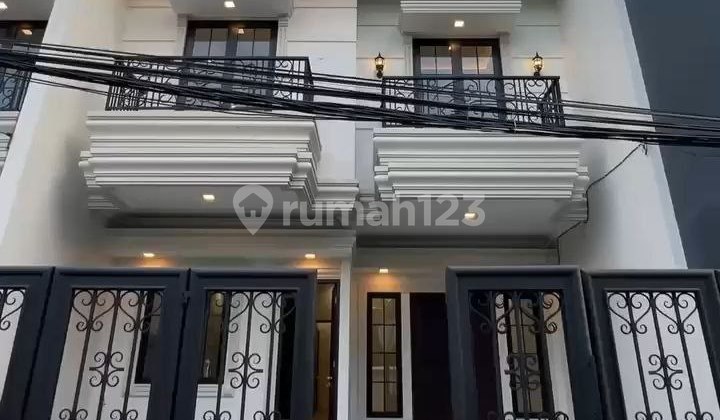 Di Jual Rumah 2,5 Lantai Tanah Kokoh Bata Merah di Pondok Bambu Jakarta Timur Di Jual Rumah 2,5 Lantai Tanah Kokoh Bata Merah di Pondok Bambu Jakarta Timur