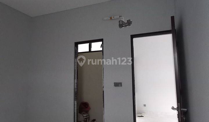 RUMAH BARU GRESS HOOK TROPICAL MODERN SUTOREJO TIMUR 2